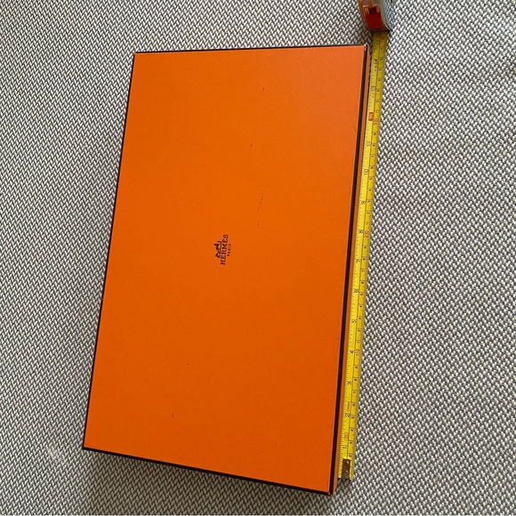 Authentic Hermes Box - Picture 4 of 8